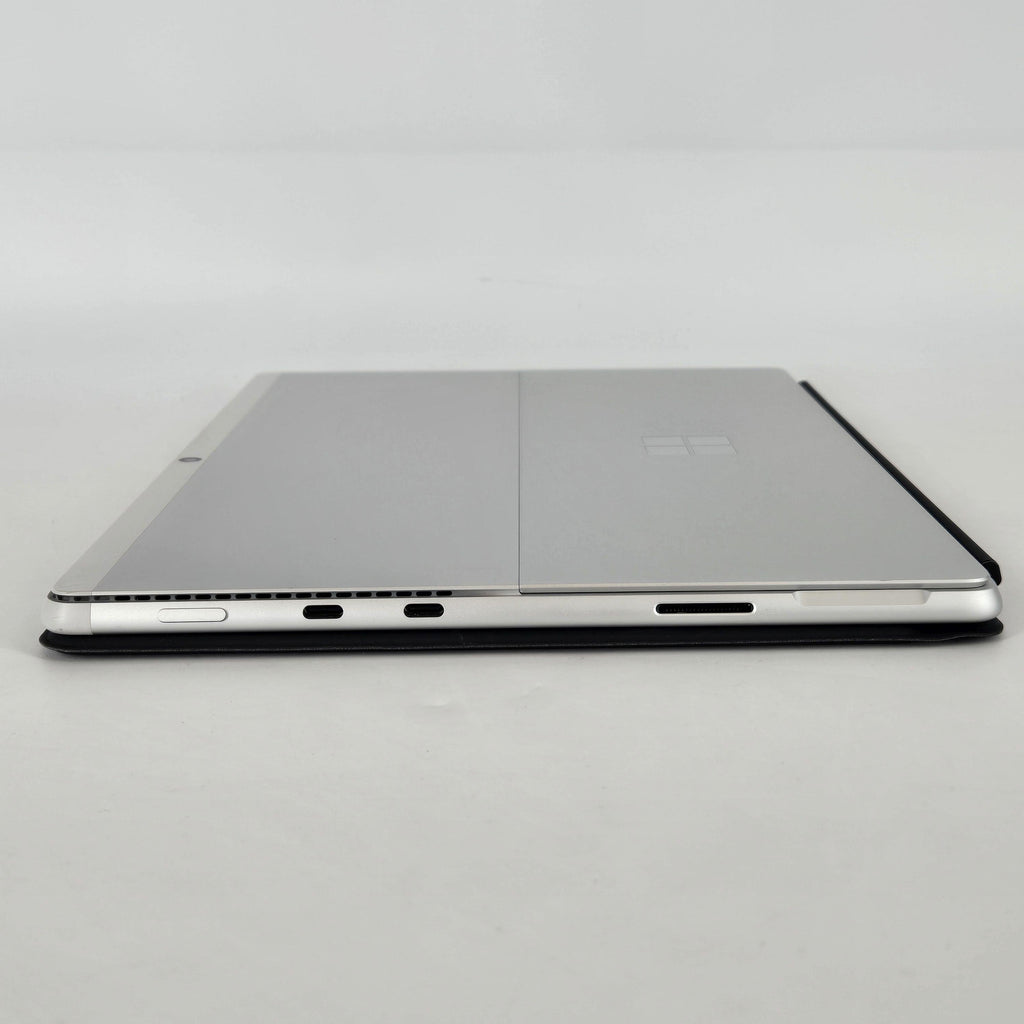 Surface Pro 8 13 Silver Unlocked 2.6 GHz Intel Core i5 11th Gen. 16GB RAM 256GB Solid State Drive