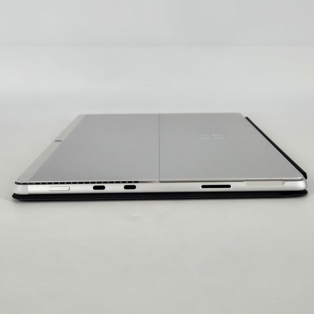 Surface Pro 8 13 Silver Unlocked 2.6 GHz Intel Core i5 11th Gen. 16GB RAM 256GB Solid State Drive