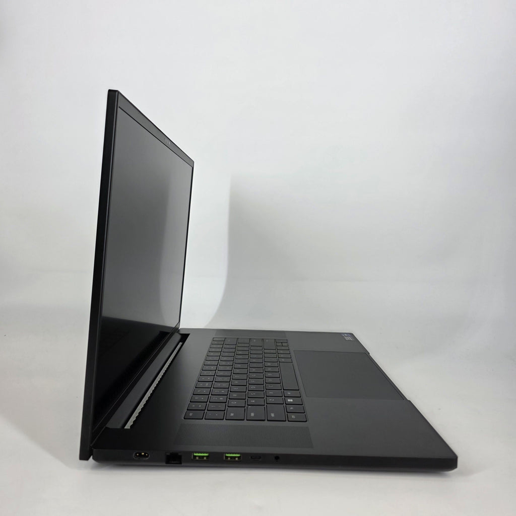 Razer Blade 18 2023 Black 2.2 GHz Intel Core i9 13th Gen. 32GB RAM 1TB Solid State Drive 1TB Solid State Drive NVIDIA GeForce RTX 4090 16 GB