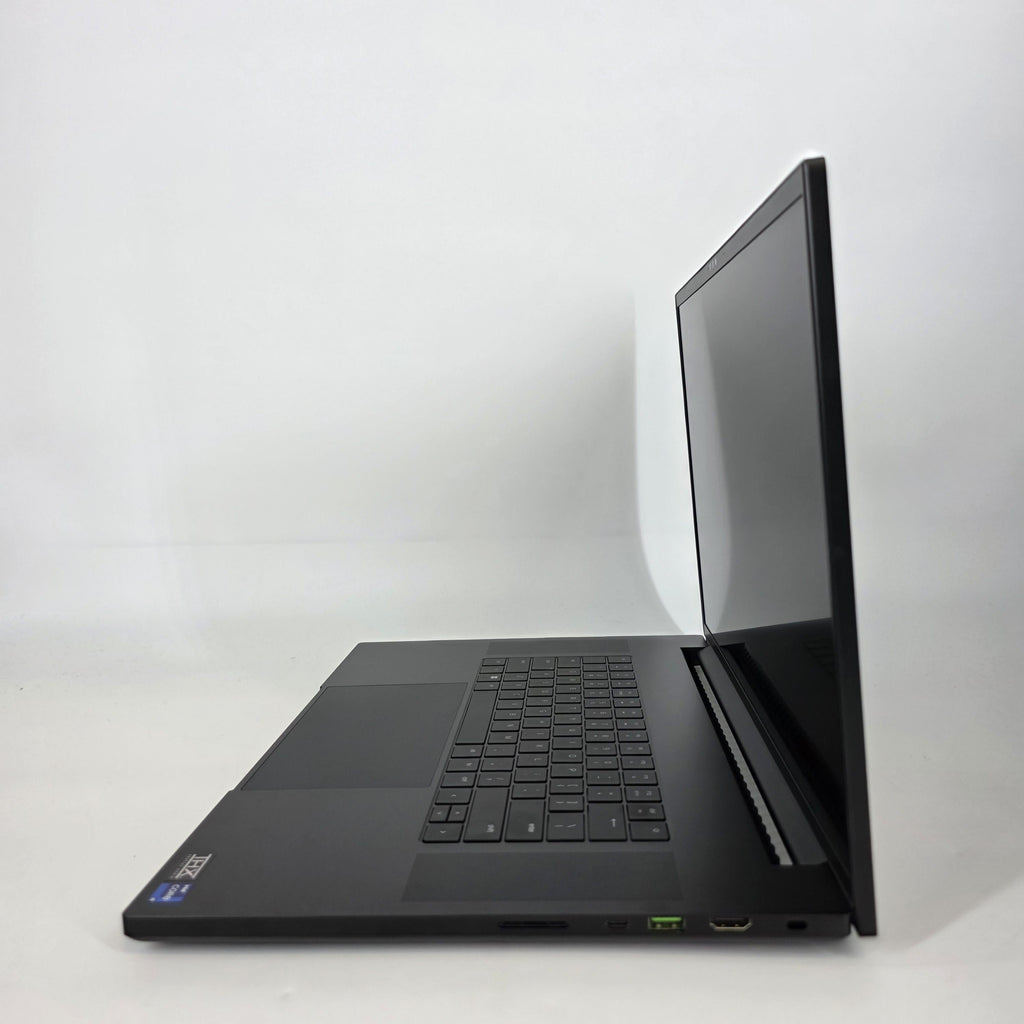 Razer Blade 18 2023 Black 2.2 GHz Intel Core i9 13th Gen. 32GB RAM 1TB Solid State Drive 1TB Solid State Drive NVIDIA GeForce RTX 4090 16 GB