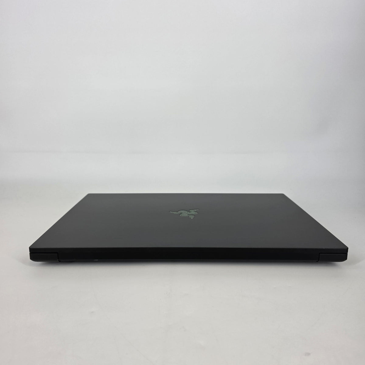 Razer Blade 18 2023 Black 2.2 GHz Intel Core i9 13th Gen. 32GB RAM 1TB Solid State Drive 1TB Solid State Drive NVIDIA GeForce RTX 4090 16 GB