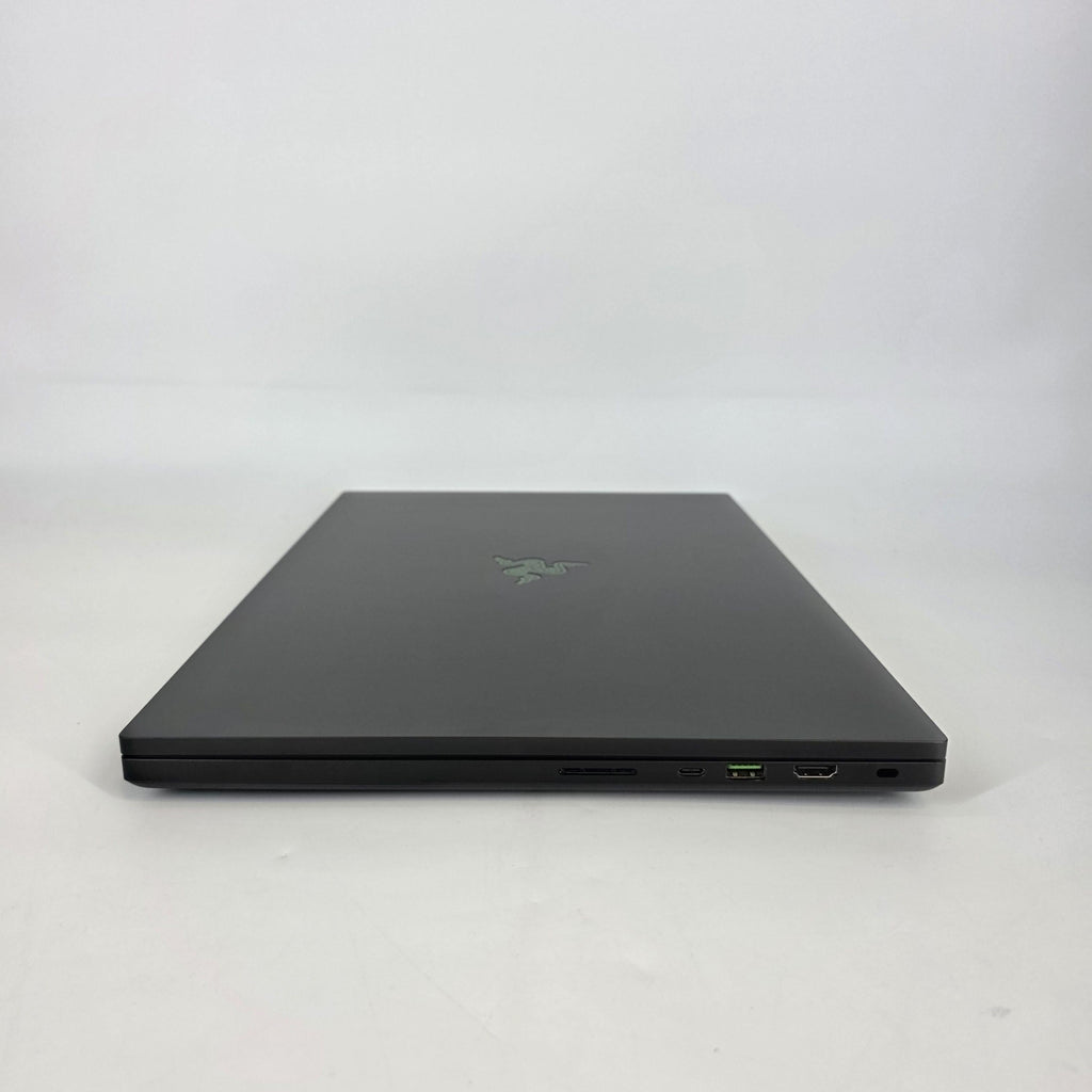 Razer Blade 18 2023 Black 2.2 GHz Intel Core i9 13th Gen. 32GB RAM 1TB Solid State Drive 1TB Solid State Drive NVIDIA GeForce RTX 4090 16 GB