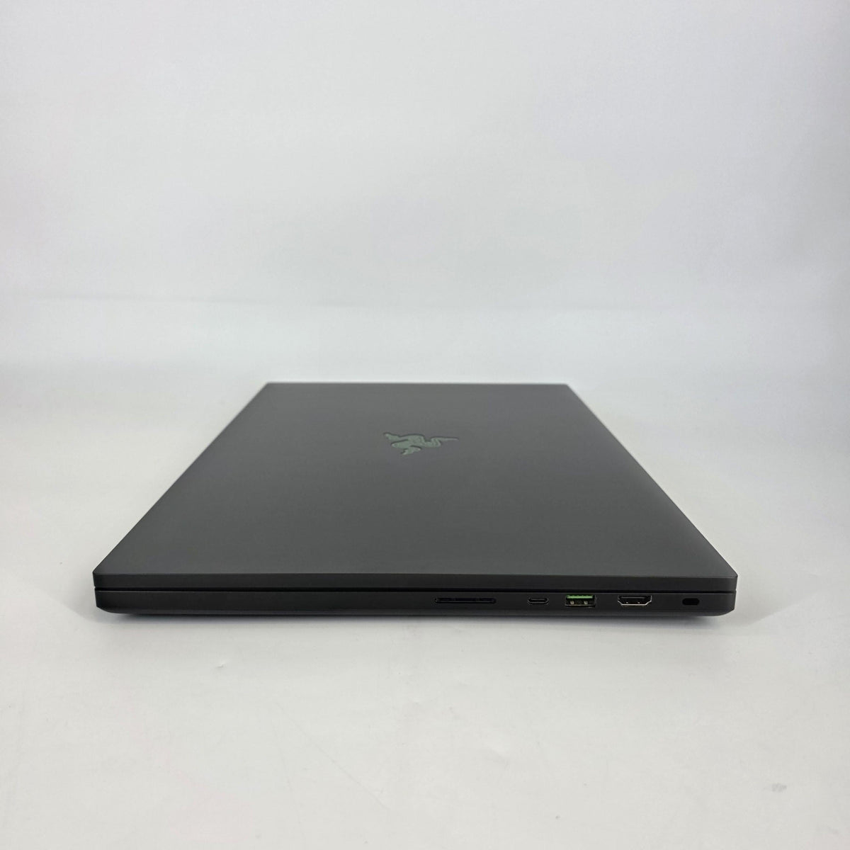 Razer Blade 18 2023 Black 2.2 GHz Intel Core i9 13th Gen. 32GB RAM 1TB Solid State Drive 1TB Solid State Drive NVIDIA GeForce RTX 4090 16 GB