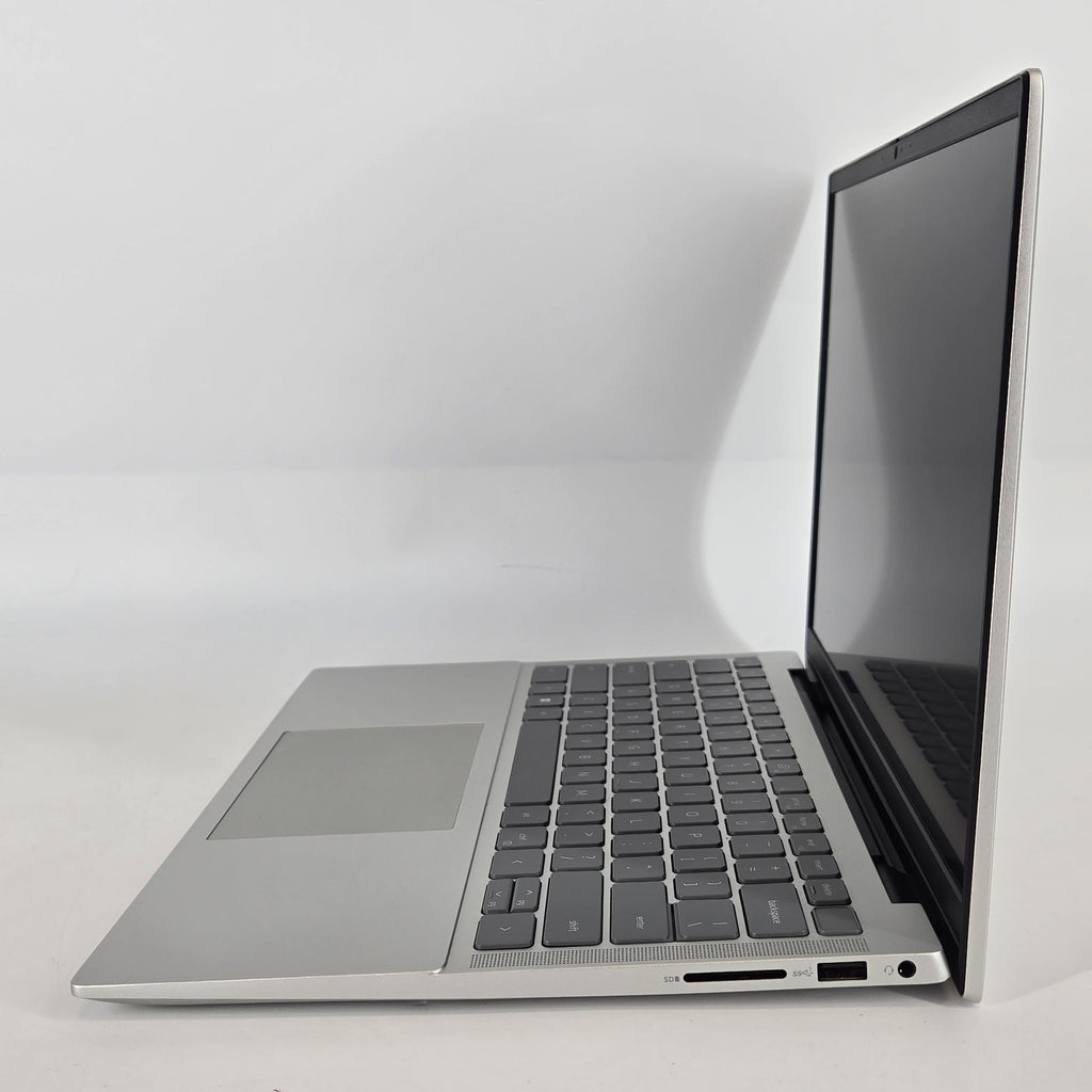Dell Inspiron 5430 14 Silver 2.2 GHz Intel Core i7 13th Gen. 16GB RAM 1TB Solid State Drive