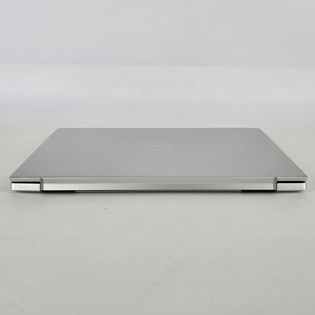 Dell Inspiron 5430 14 Silver 2.2 GHz Intel Core i7 13th Gen. 16GB RAM 1TB Solid State Drive
