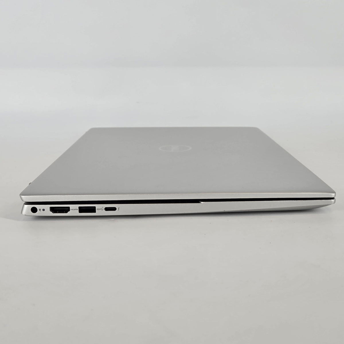 Dell Inspiron 5430 14 Silver 2.2 GHz Intel Core i7 13th Gen. 16GB RAM 1TB Solid State Drive