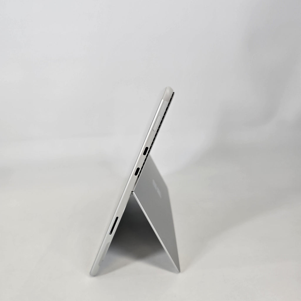Surface Pro 8 13 Silver Unlocked 2.6 GHz Intel Core i5 11th Gen. 8GB RAM 128GB Solid State Drive