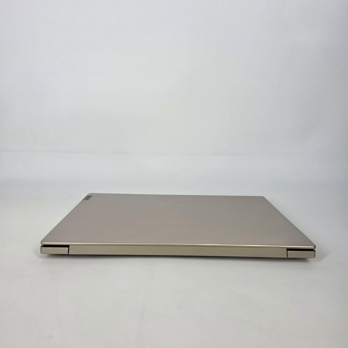 Lenovo IdeaPad 3i 15.6 Gold 3.0 GHz Intel Core i3 11th Gen. 8GB RAM 256GB Solid State Drive