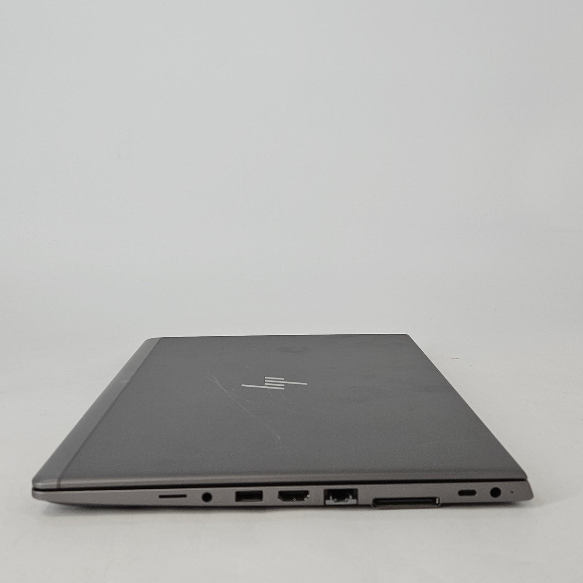 HP ZBook 14u G6 Gray 1.9 GHz Intel Core i7 8th Gen. 16GB RAM 512GB Solid State Drive AMD Radeon Pro WX3200 4 GB