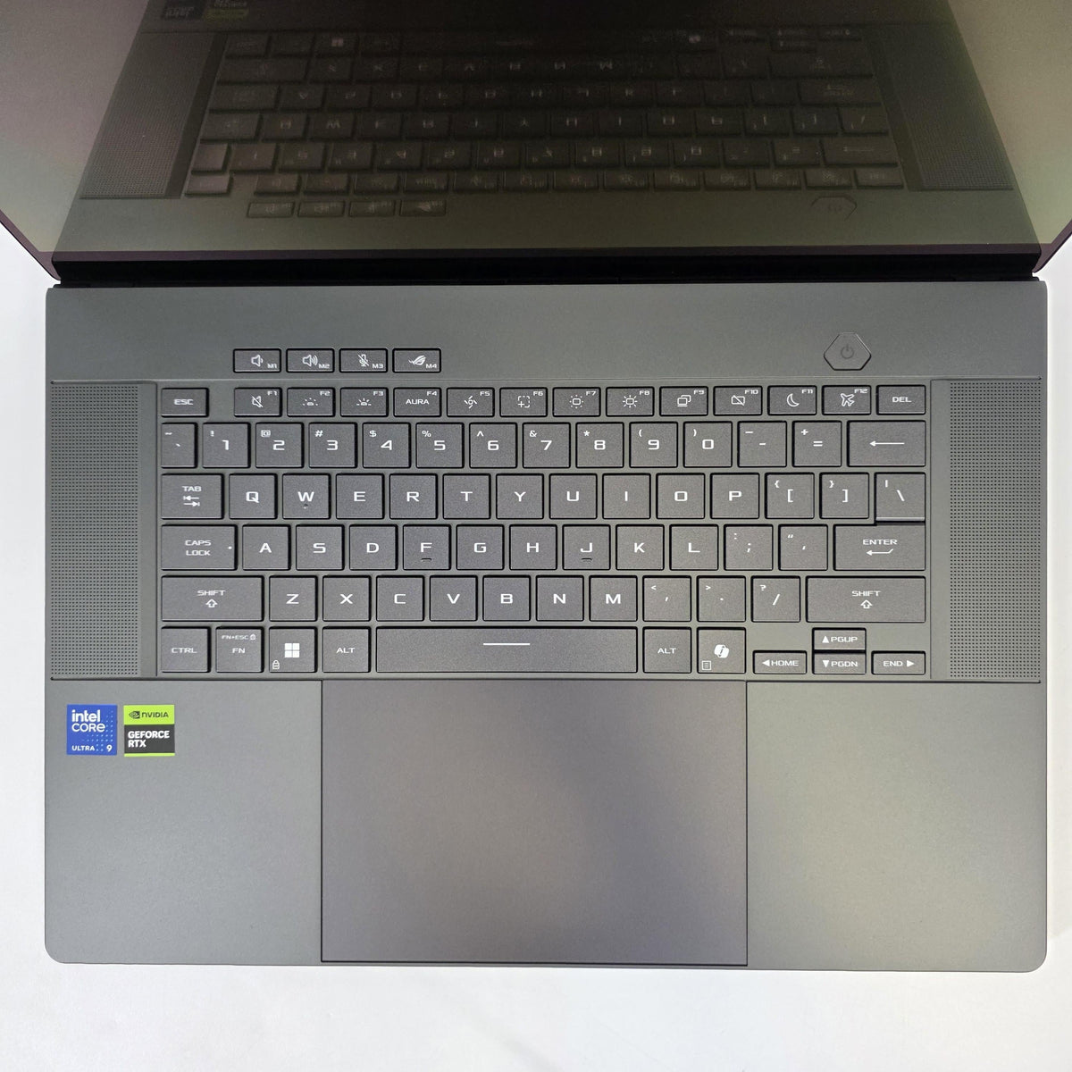 Asus ROG Zephyrus G16 GU605 16 White 2.9 GHz Intel Core Ultra 9 Series 2 16GB RAM 1TB Solid State Drive NVIDIA GeForce RTX 5070 8 GB