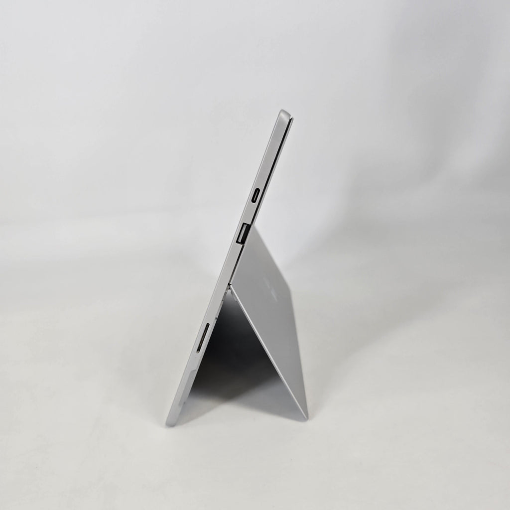 Surface Pro 7 Plus 12.3 Silver Unlocked 2.4 GHz Intel Core i5 11th Gen. 16GB RAM 256GB Solid State Drive