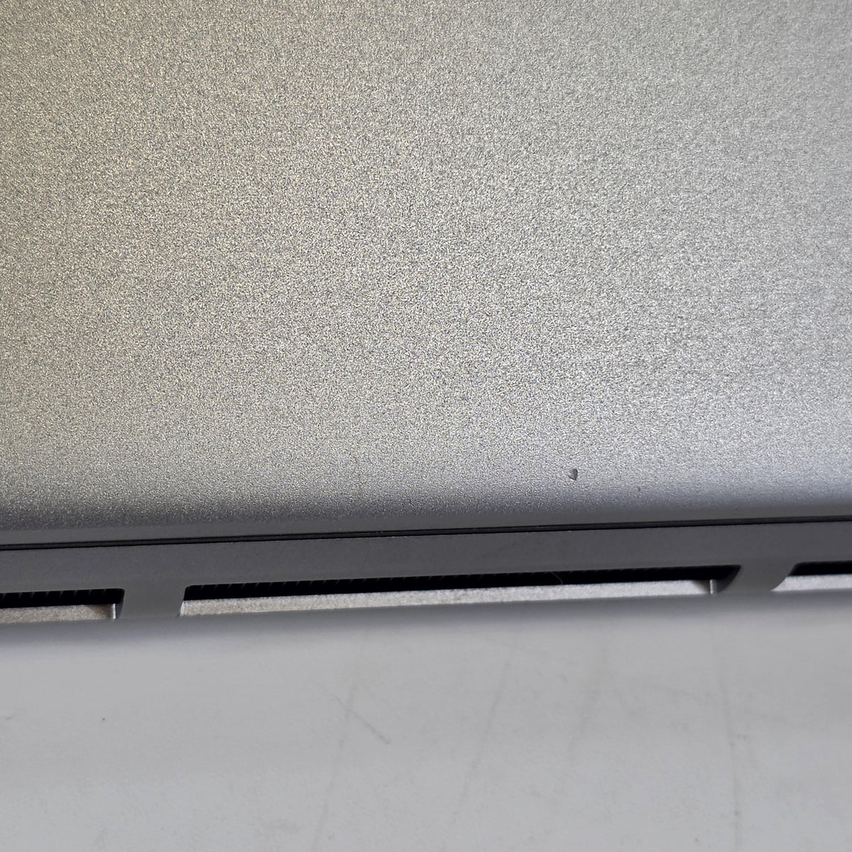 Dell Precision 7680 16 Gray 2.2 GHz Intel Core i9 13th Gen. 64GB RAM 1TB Solid State Drive NVIDIA RTX 4000 Ada 12 GB