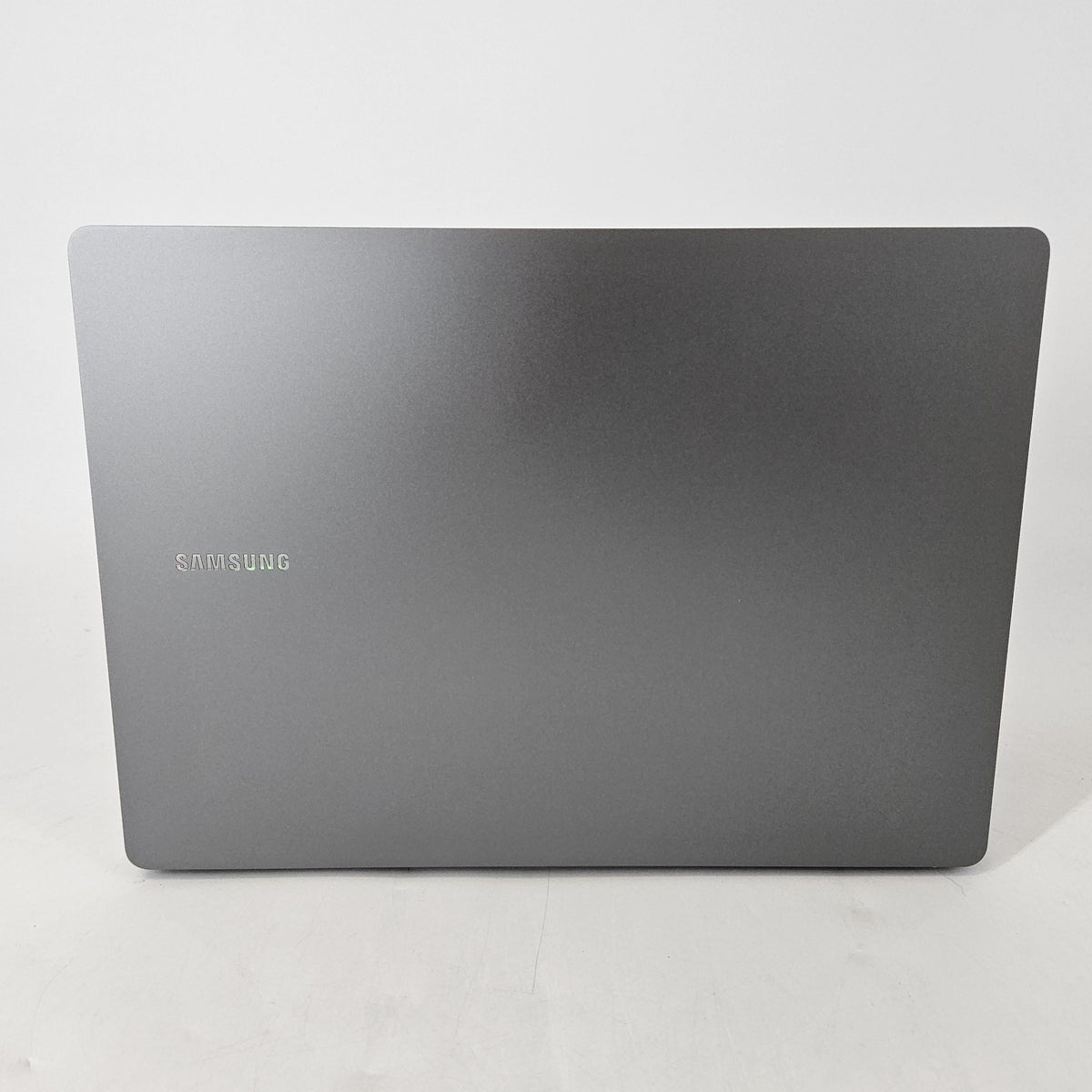 Galaxy Book5 Pro 14 Gray 2.2 GHz Intel Core Ultra 7 Series 2 32GB RAM 1TB Solid State Drive