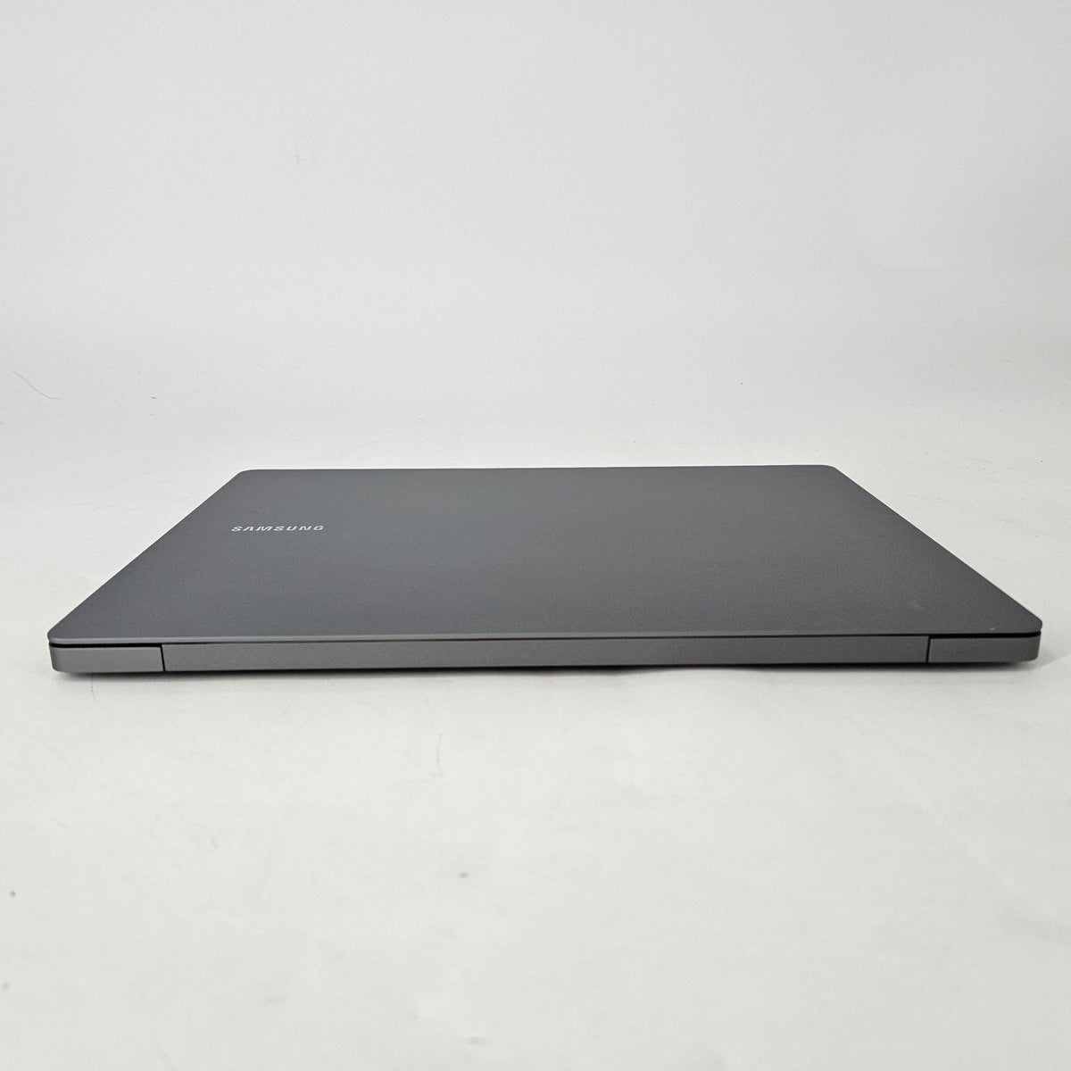 Galaxy Book5 Pro 14 Gray 2.2 GHz Intel Core Ultra 7 Series 2 32GB RAM 1TB Solid State Drive