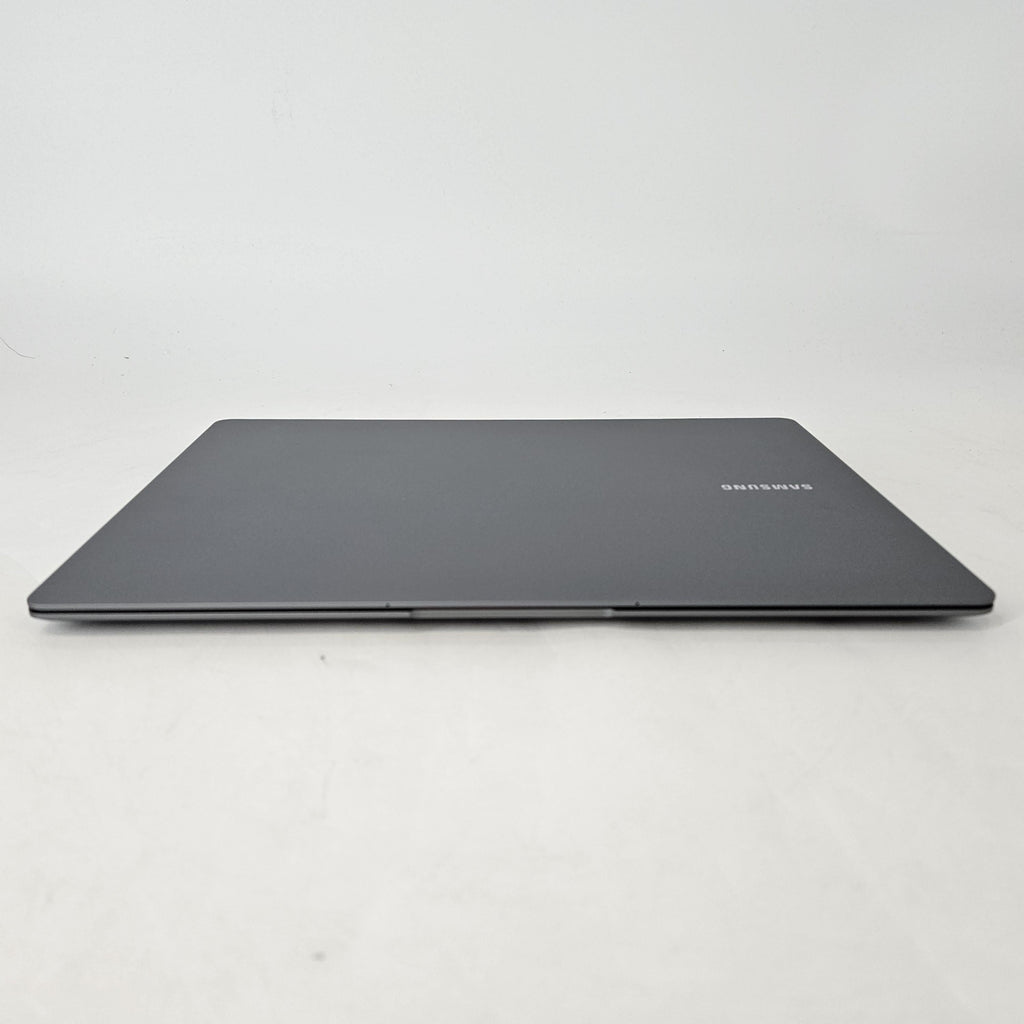Galaxy Book5 Pro 14 Gray 2.2 GHz Intel Core Ultra 7 Series 2 32GB RAM 1TB Solid State Drive
