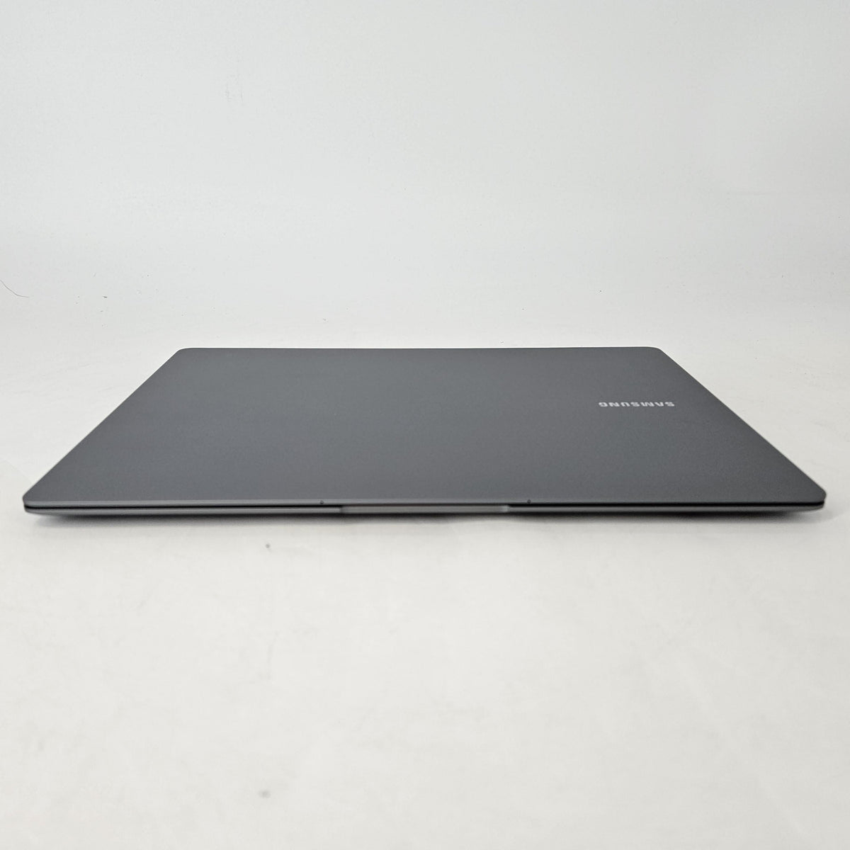 Galaxy Book5 Pro 14 Gray 2.2 GHz Intel Core Ultra 7 Series 2 32GB RAM 1TB Solid State Drive
