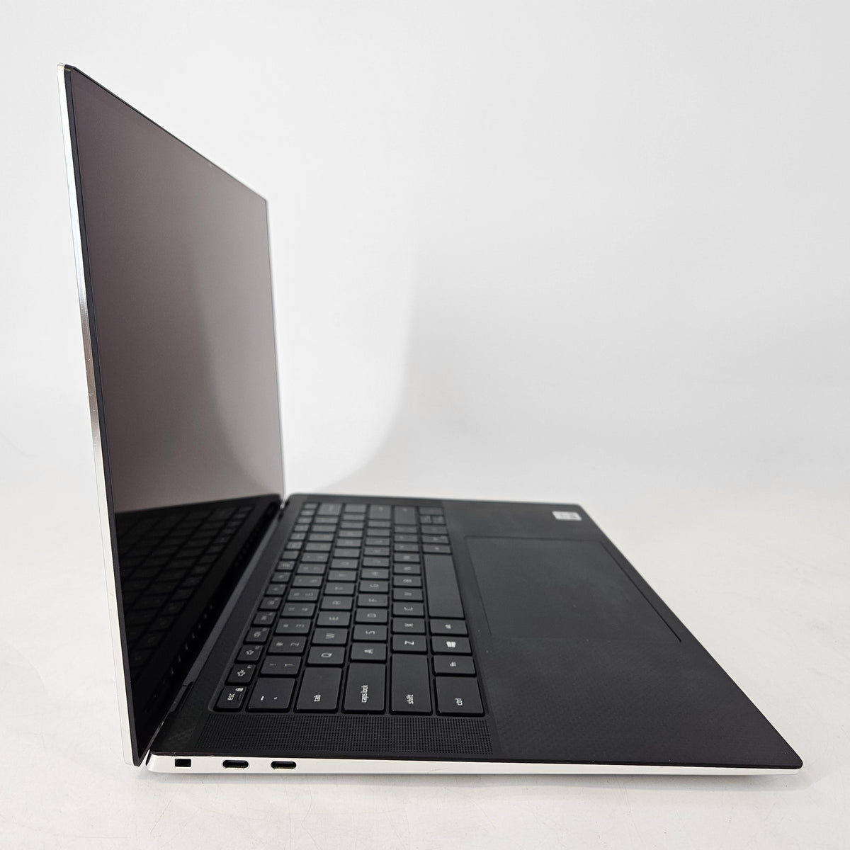 Dell Precision 5560 15.6 Gray 2.5 GHz Intel Core i7 11th Gen. 64GB RAM 2TB Solid State Drive NVIDIA RTX A2000 4 GB