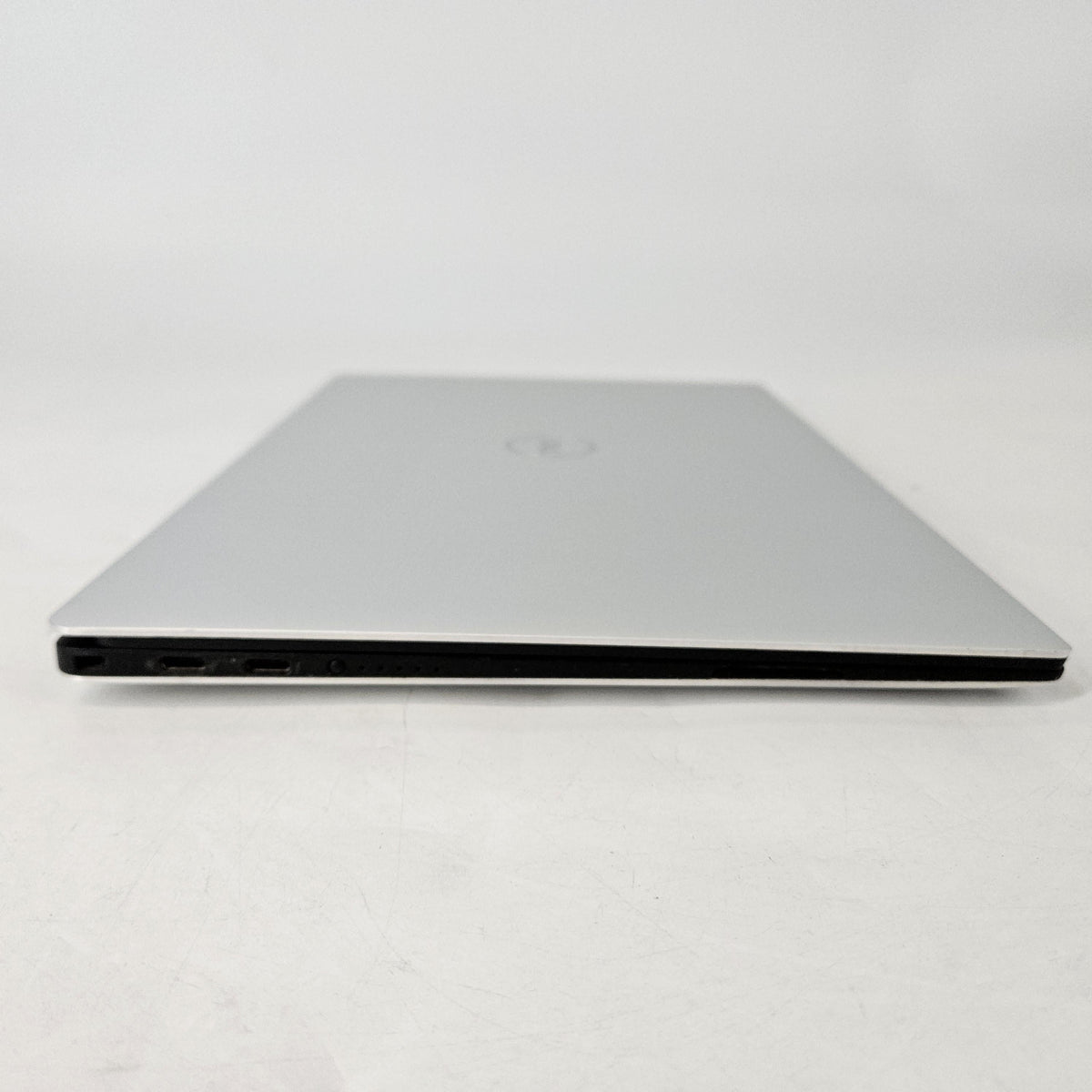 Dell XPS 13 9380 Silver 1.8 GHz Intel Core i7 8th Gen. 8GB RAM 256GB Solid State Drive