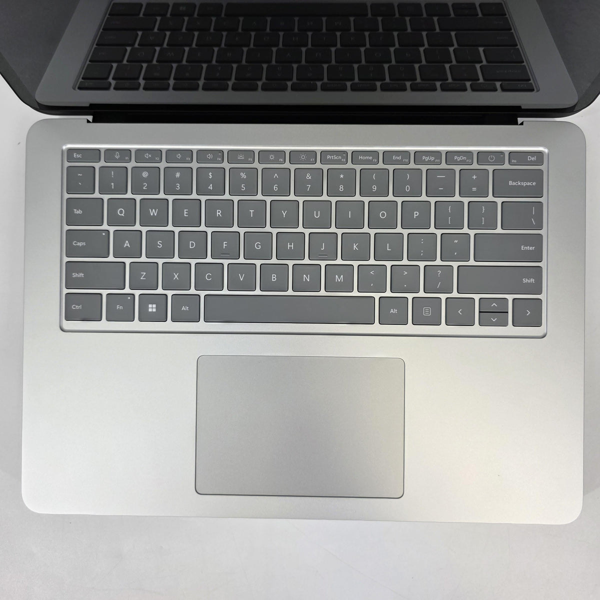 Surface Laptop Studio 2 14.4 Silver 2.9 GHz Intel Core i7 13th Gen. 64GB RAM 1TB Solid State Drive NVIDIA GeForce RTX 4060 8 GB