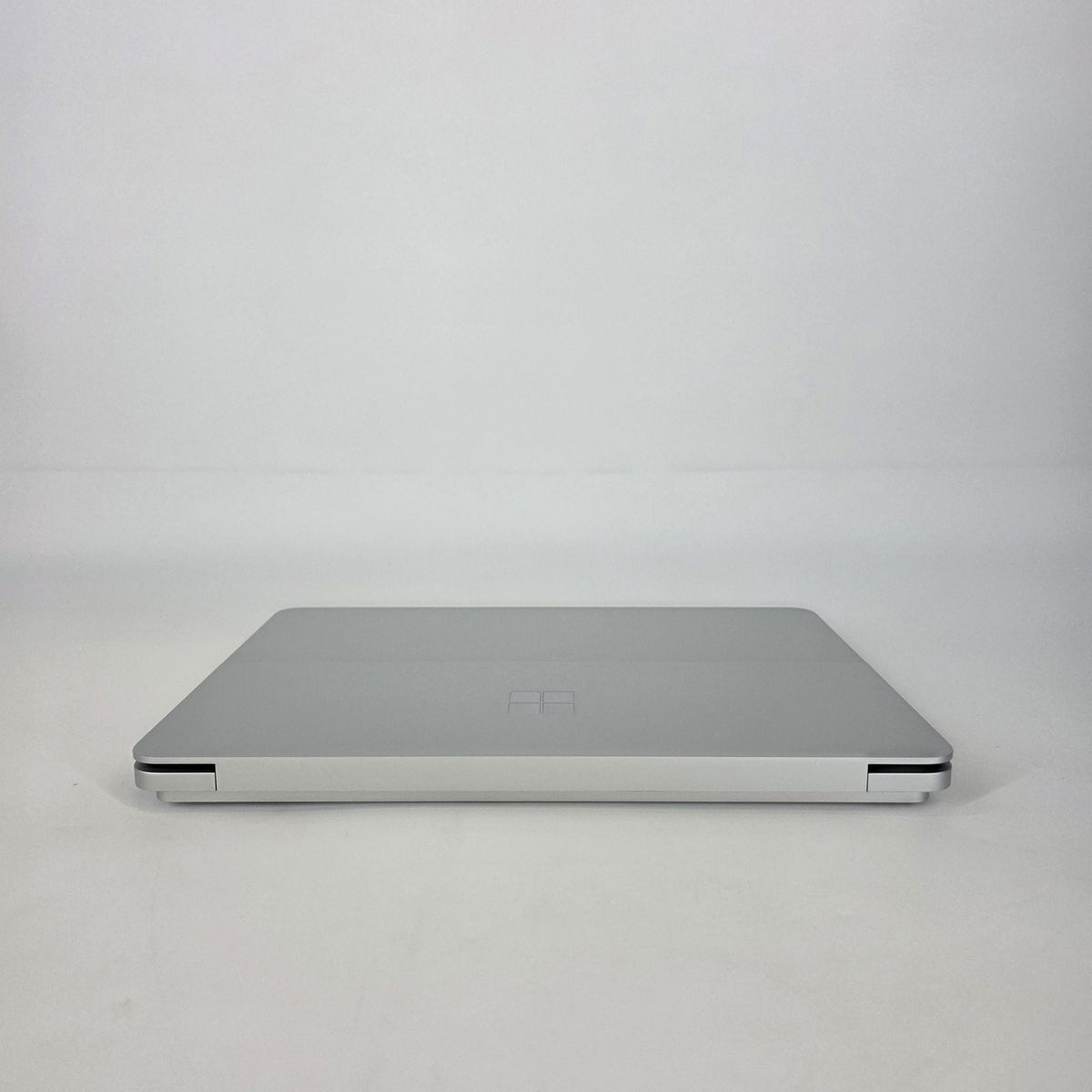 Surface Laptop Studio 2 14.4 Silver 2.9 GHz Intel Core i7 13th Gen. 64GB RAM 1TB Solid State Drive NVIDIA GeForce RTX 4060 8 GB
