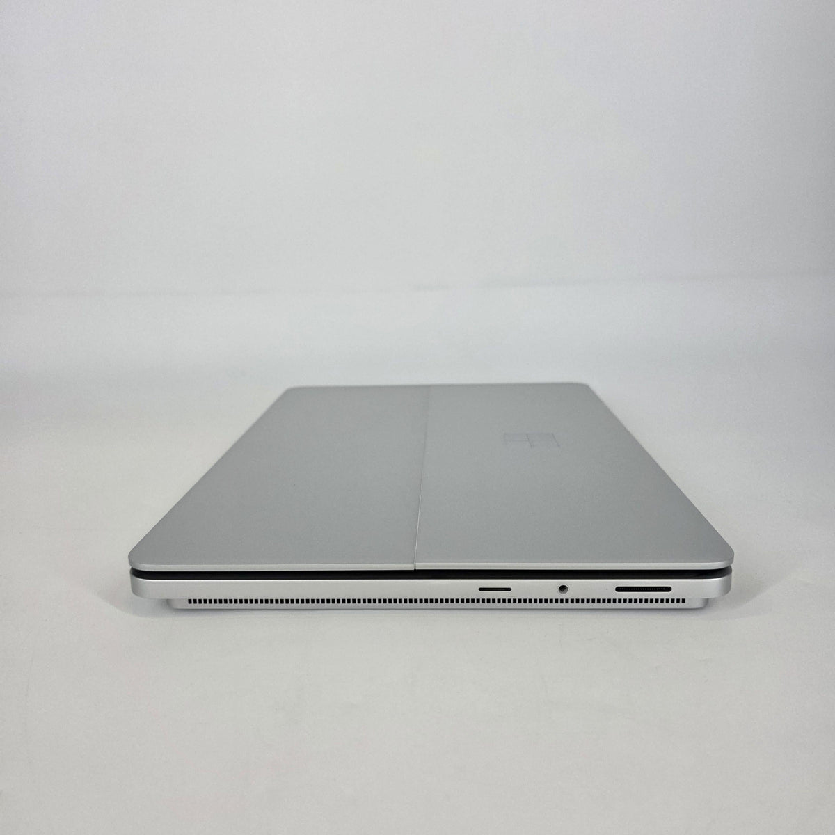 Surface Laptop Studio 2 14.4 Silver 2.9 GHz Intel Core i7 13th Gen. 64GB RAM 1TB Solid State Drive NVIDIA GeForce RTX 4060 8 GB