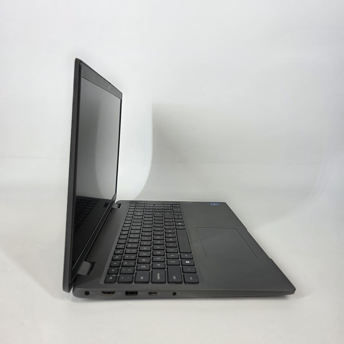 Dell Latitude 3550 15.6 Gray 1.3 GHz Intel Core i5 13th Gen. 16GB RAM 512GB Solid State Drive