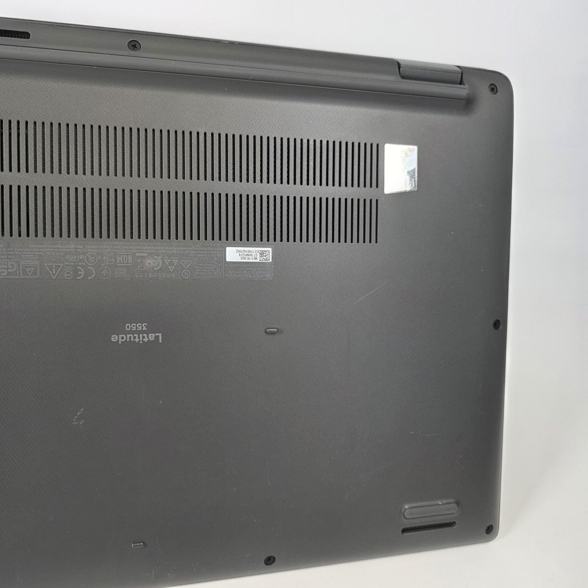 Dell Latitude 3550 15.6 Gray 1.3 GHz Intel Core i5 13th Gen. 16GB RAM 512GB Solid State Drive