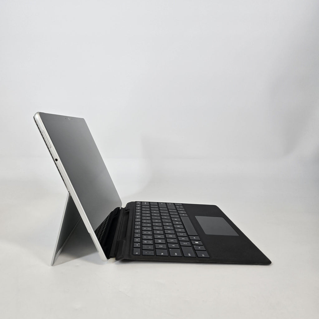 Surface Pro 8 13 Silver WiFi 3.0 GHz Intel Core i7 11th Gen. 16GB RAM 1TB Solid State Drive