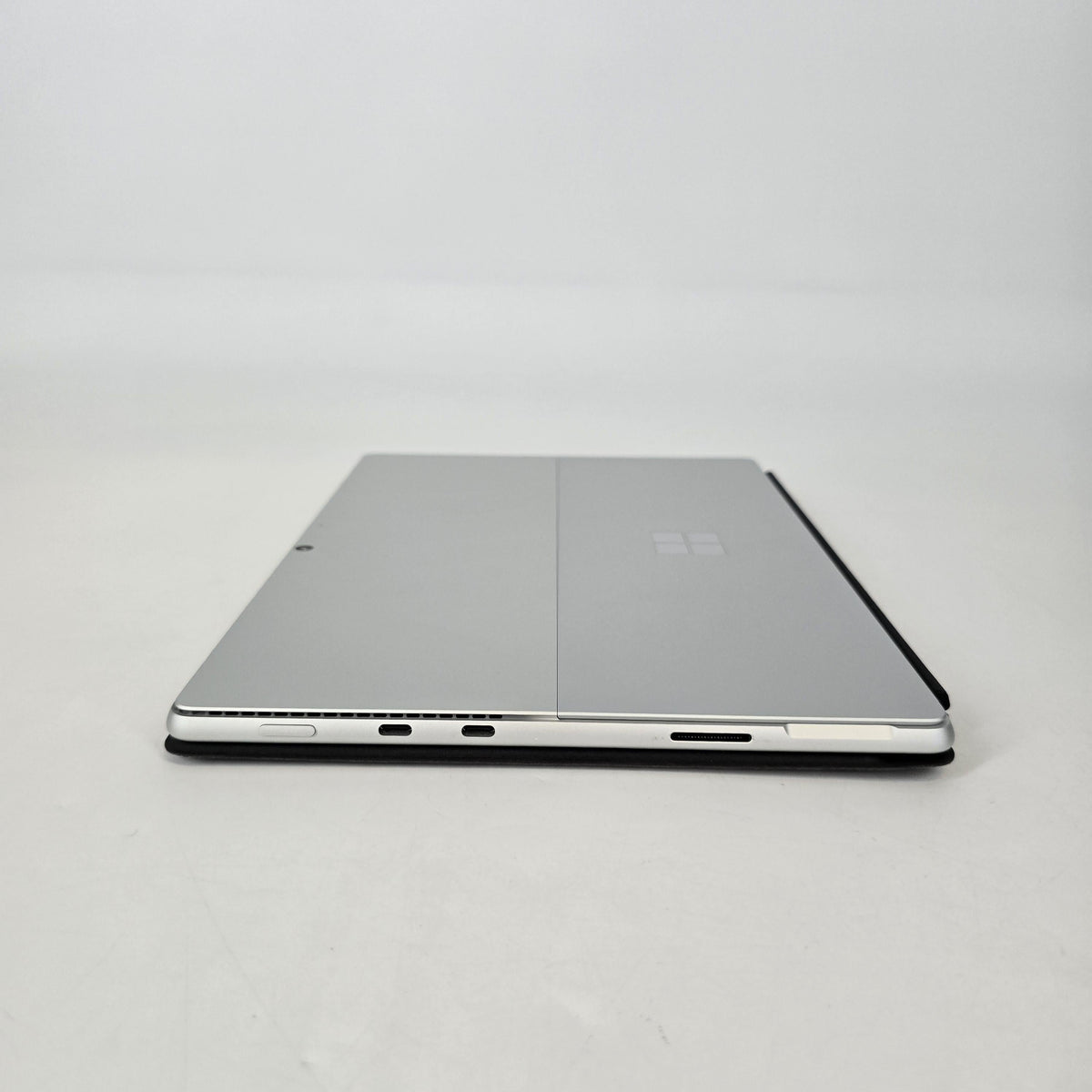 Surface Pro 8 13 Silver WiFi 3.0 GHz Intel Core i7 11th Gen. 16GB RAM 1TB Solid State Drive