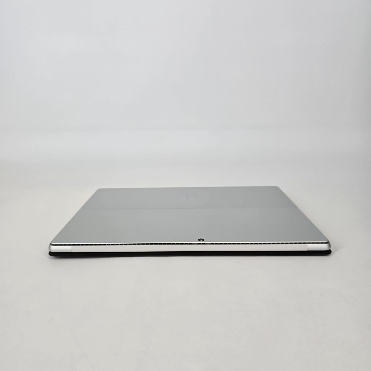 Surface Pro 8 13 Silver WiFi 3.0 GHz Intel Core i7 11th Gen. 16GB RAM 1TB Solid State Drive