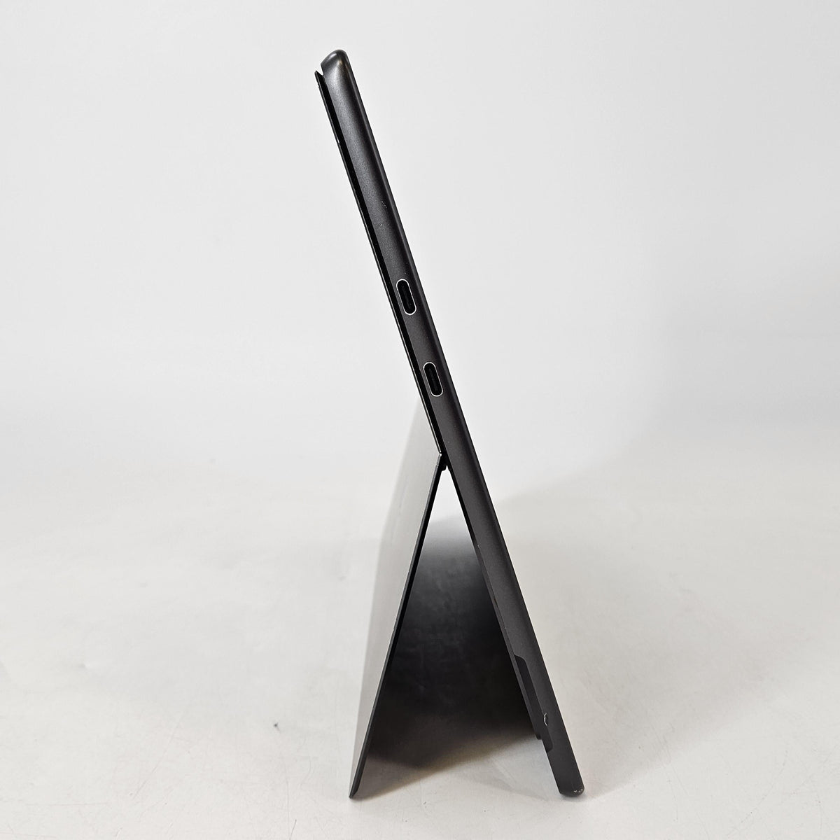 Microsoft Surface Pro 9 13 Graphite WiFi 2.5 GHz Intel Core i5 12th Gen. 16GB RAM 256GB Solid State Drive