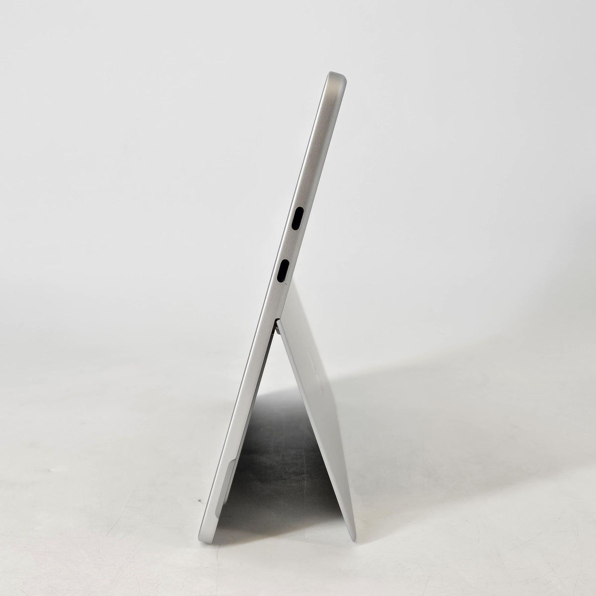 Microsoft Surface Pro 12 Silver WiFi 3.3 GHz Qualcomm Snapdragon X Plus 16GB RAM 256GB UniversalFlashStorage