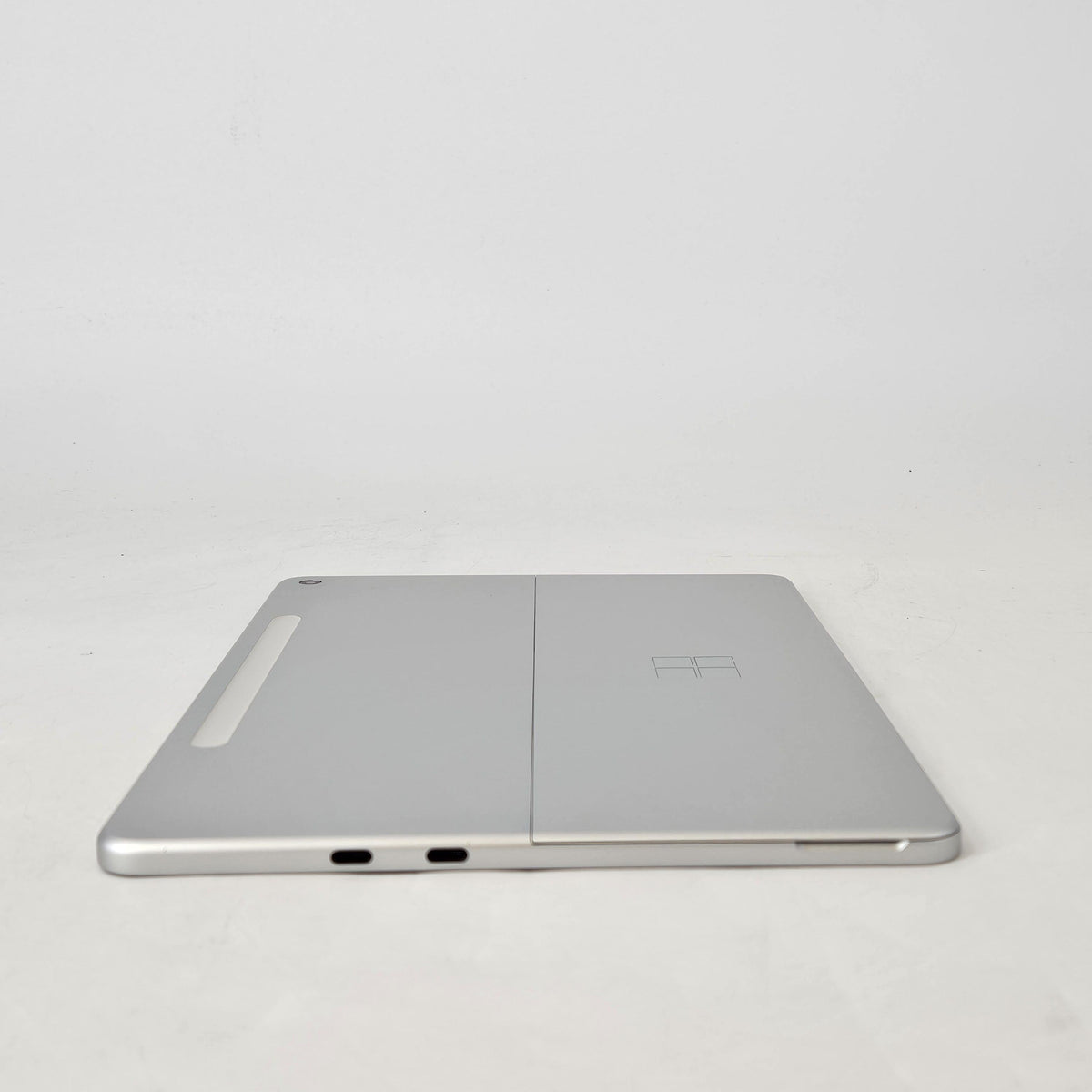 Microsoft Surface Pro 12 Silver WiFi 3.3 GHz Qualcomm Snapdragon X Plus 16GB RAM 256GB UniversalFlashStorage