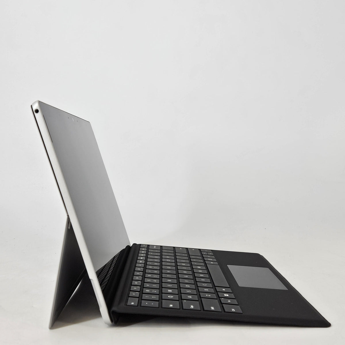 Microsoft Surface Pro 7 Plus 12.3 Silver WiFi 2.4 GHz Intel Core i5 11th Gen. 8GB RAM 128GB Solid State Drive