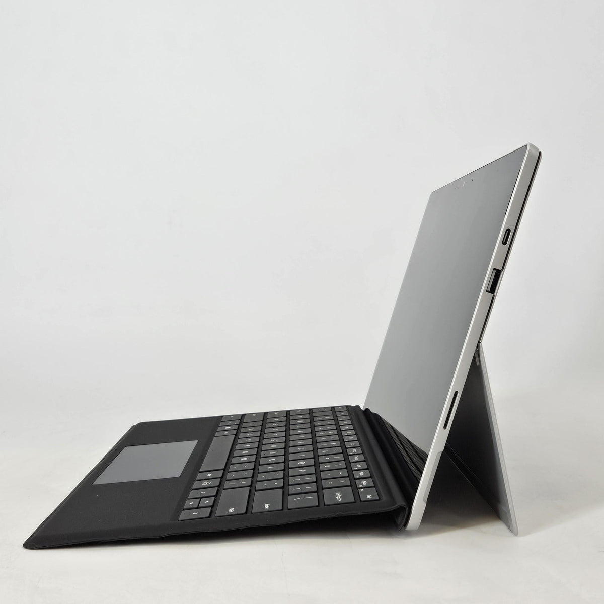 Microsoft Surface Pro 7 Plus 12.3 Silver WiFi 2.4 GHz Intel Core i5 11th Gen. 8GB RAM 128GB Solid State Drive