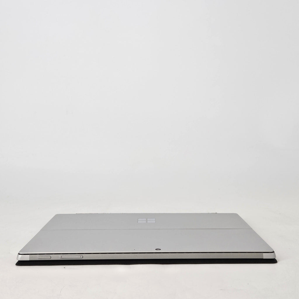 Microsoft Surface Pro 7 Plus 12.3 Silver WiFi 2.4 GHz Intel Core i5 11th Gen. 8GB RAM 128GB Solid State Drive
