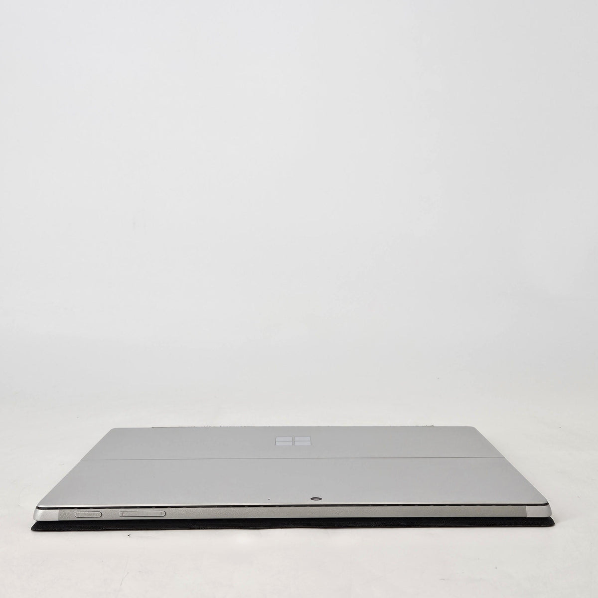 Microsoft Surface Pro 7 Plus 12.3 Silver WiFi 2.4 GHz Intel Core i5 11th Gen. 8GB RAM 128GB Solid State Drive