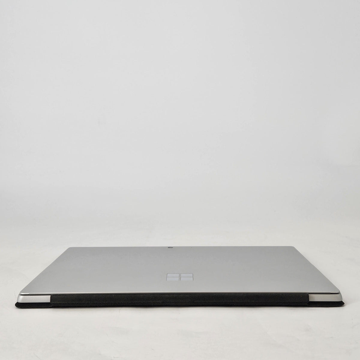 Microsoft Surface Pro 7 Plus 12.3 Silver WiFi 2.4 GHz Intel Core i5 11th Gen. 8GB RAM 128GB Solid State Drive