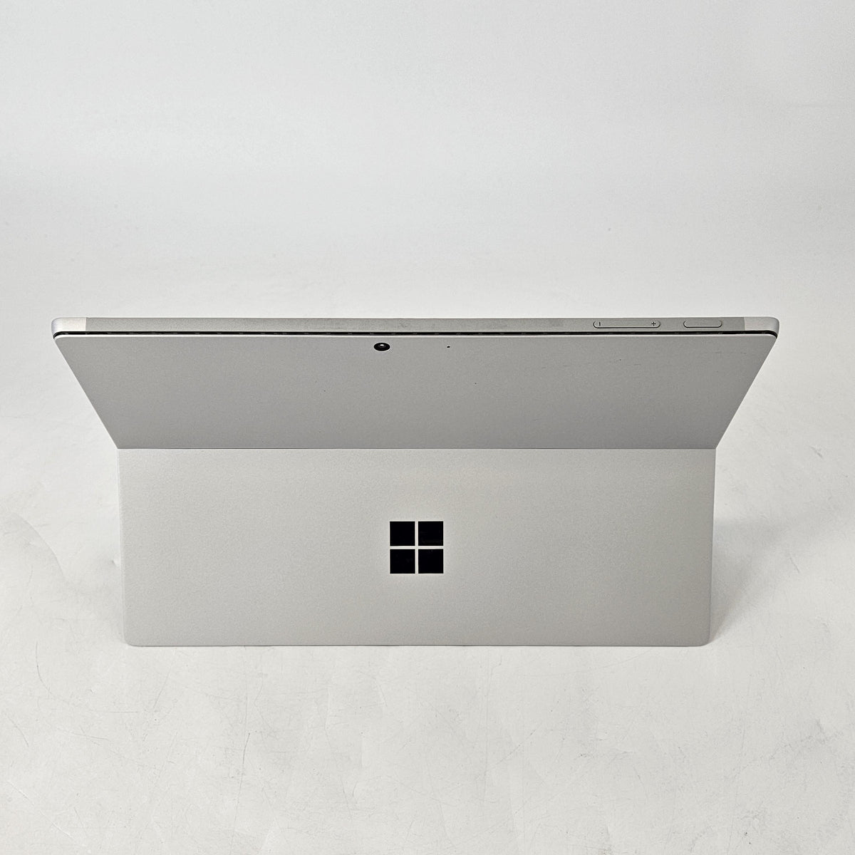 Microsoft Surface Pro 7 12.3 Silver WiFi 1.3 GHz Intel Core i7 10th Gen. 16GB RAM 256GB Solid State Drive