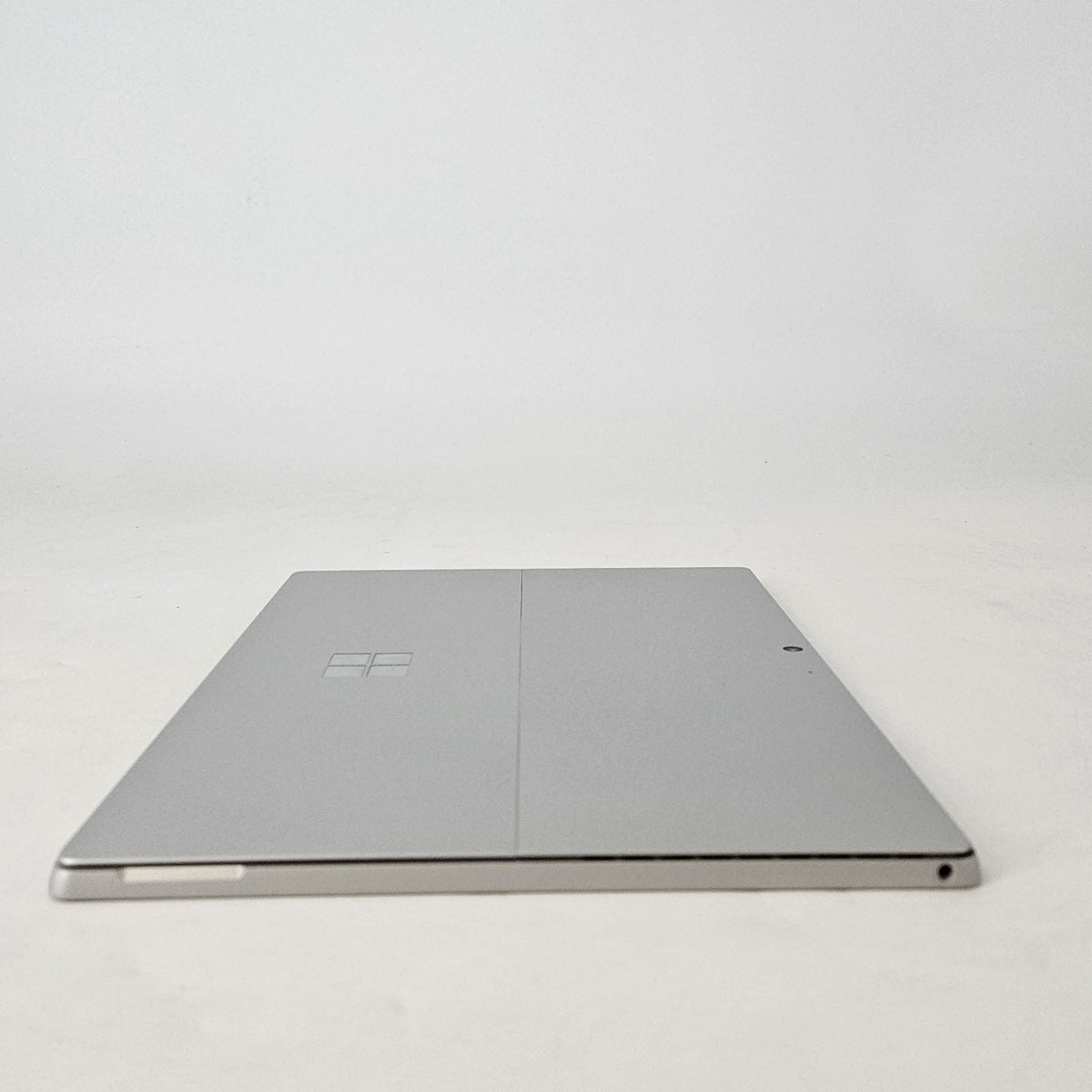 Microsoft Surface Pro 7 12.3 Silver WiFi 1.3 GHz Intel Core i7 10th Gen. 16GB RAM 256GB Solid State Drive