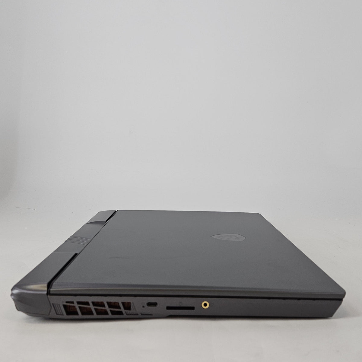 MSI Vector 17 HX 17 Gray 2.2 GHz Intel Core i9 14th Gen. 32GB RAM 1TB Solid State Drive NVIDIA GeForce RTX 4080 12 GB