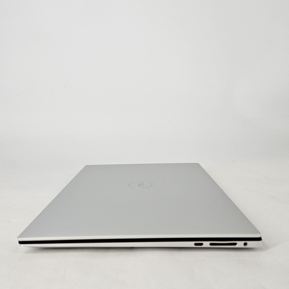 Dell XPS 15 9510 Silver 2.3 GHz Intel Core i7 11th Gen. 32GB RAM 512GB Solid State Drive NVIDIA GeForce RTX 3050 Ti 4 GB