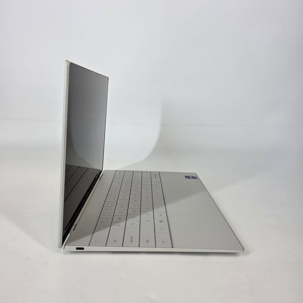 Dell XPS 13 Plus 9320 Silver 1.9 GHz Intel Core i7 13th Gen. 16GB RAM 256GB Solid State Drive