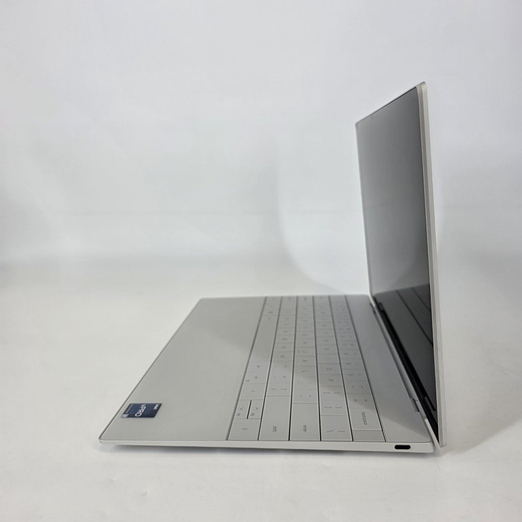 Dell XPS 13 Plus 9320 Silver 1.9 GHz Intel Core i7 13th Gen. 16GB RAM 256GB Solid State Drive