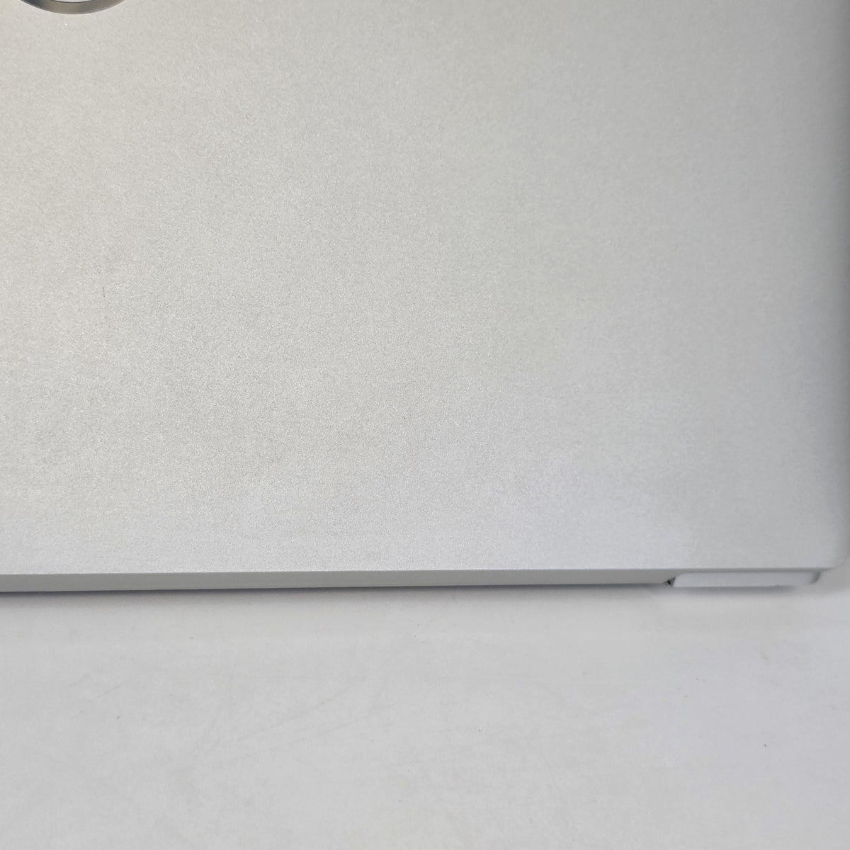 Dell XPS 13 Plus 9320 Silver 1.9 GHz Intel Core i7 13th Gen. 16GB RAM 256GB Solid State Drive