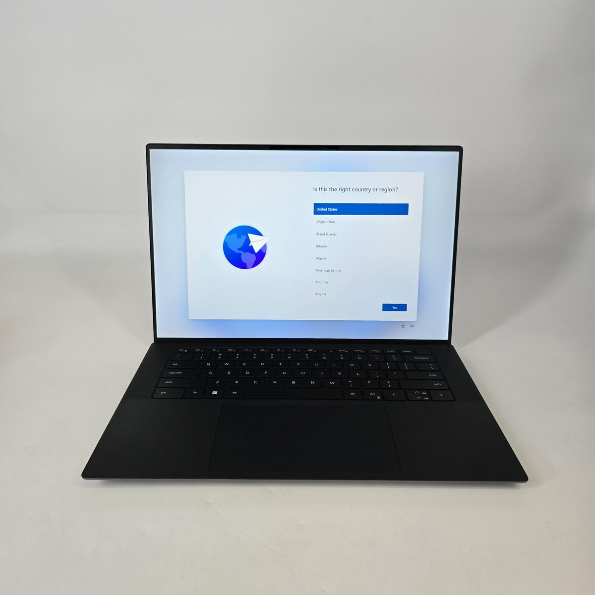 Precision 5570 15.6 Gray 2.3 GHz Intel Core i7 12th Gen. 16GB RAM 256GB Solid State Drive NVIDIA RTX A2000 8 GB