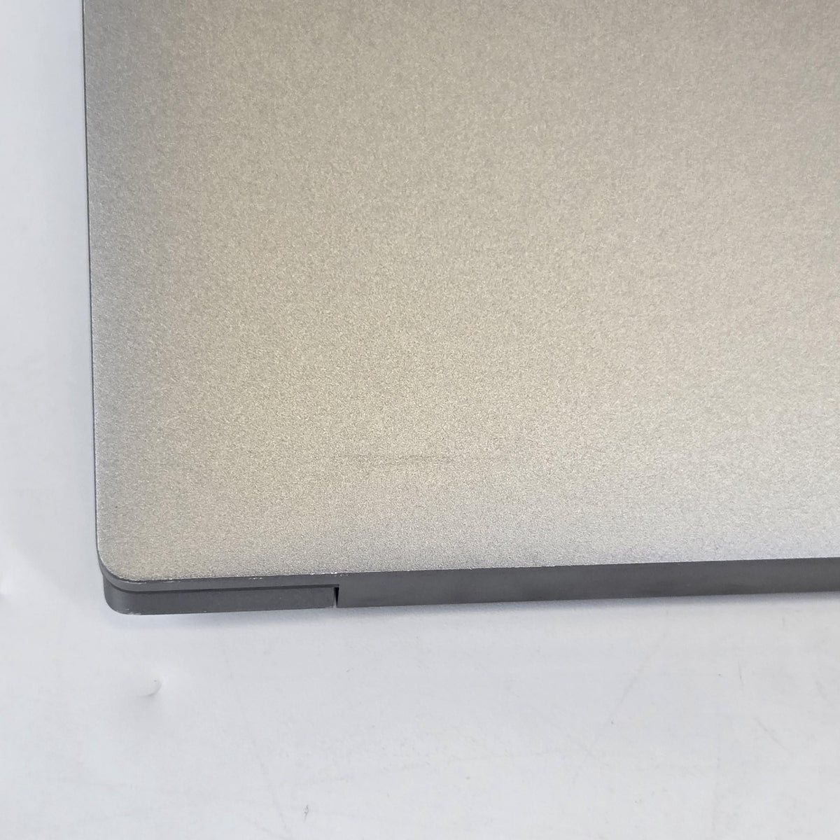 Precision 5570 15.6 Gray 2.3 GHz Intel Core i7 12th Gen. 16GB RAM 256GB Solid State Drive NVIDIA RTX A2000 8 GB