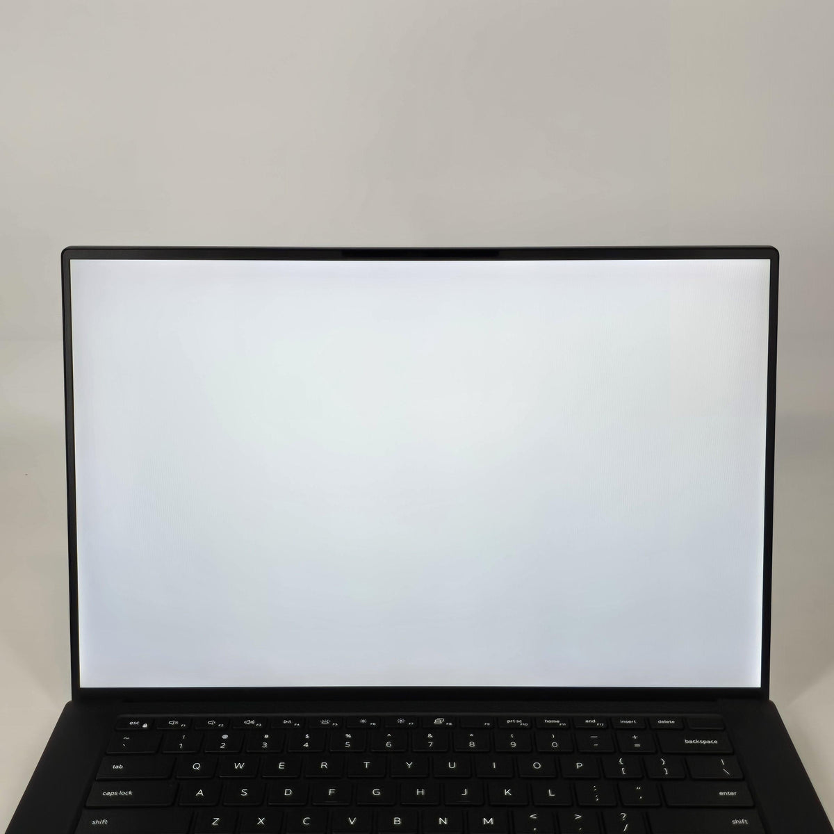 Precision 5570 15.6 Gray 2.3 GHz Intel Core i7 12th Gen. 16GB RAM 256GB Solid State Drive NVIDIA RTX A2000 8 GB