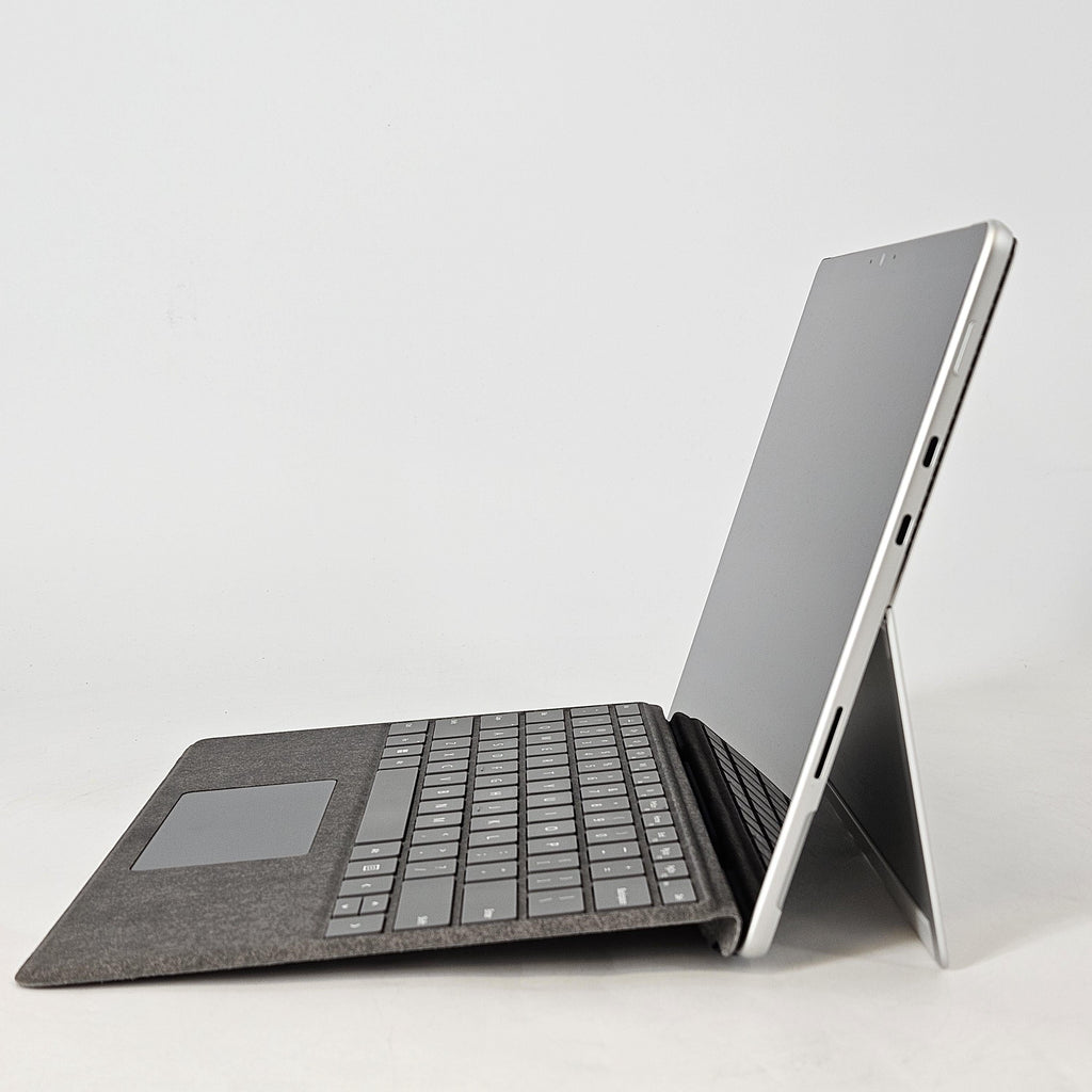 Microsoft Surface Pro 8 13 Silver WiFi 3.0 GHz Intel Core i7 11th Gen. 16GB RAM 512GB Solid State Drive