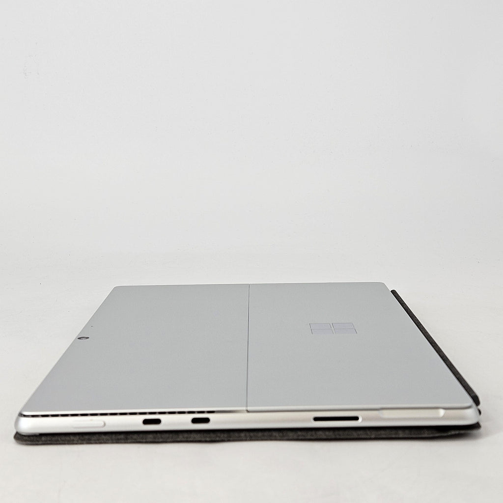 Microsoft Surface Pro 8 13 Silver WiFi 3.0 GHz Intel Core i7 11th Gen. 16GB RAM 512GB Solid State Drive